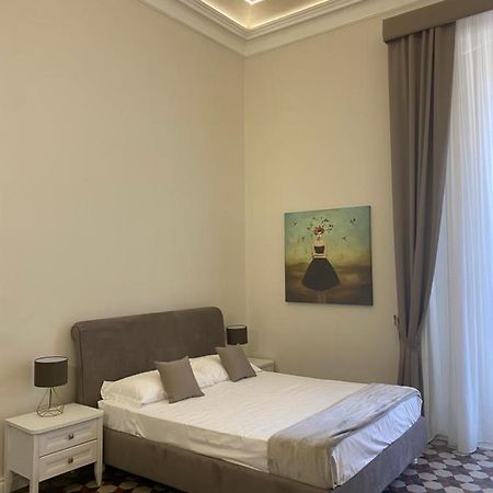 Domus Iole Appartamento Nel Centro Storico Κατάνια Εξωτερικό φωτογραφία