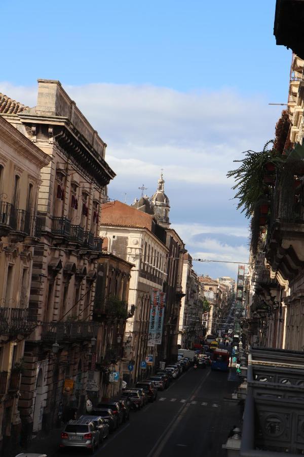 Domus Iole Appartamento Nel Centro Storico Κατάνια Εξωτερικό φωτογραφία