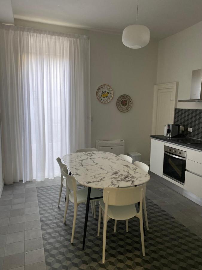 Domus Iole Appartamento Nel Centro Storico Κατάνια Εξωτερικό φωτογραφία